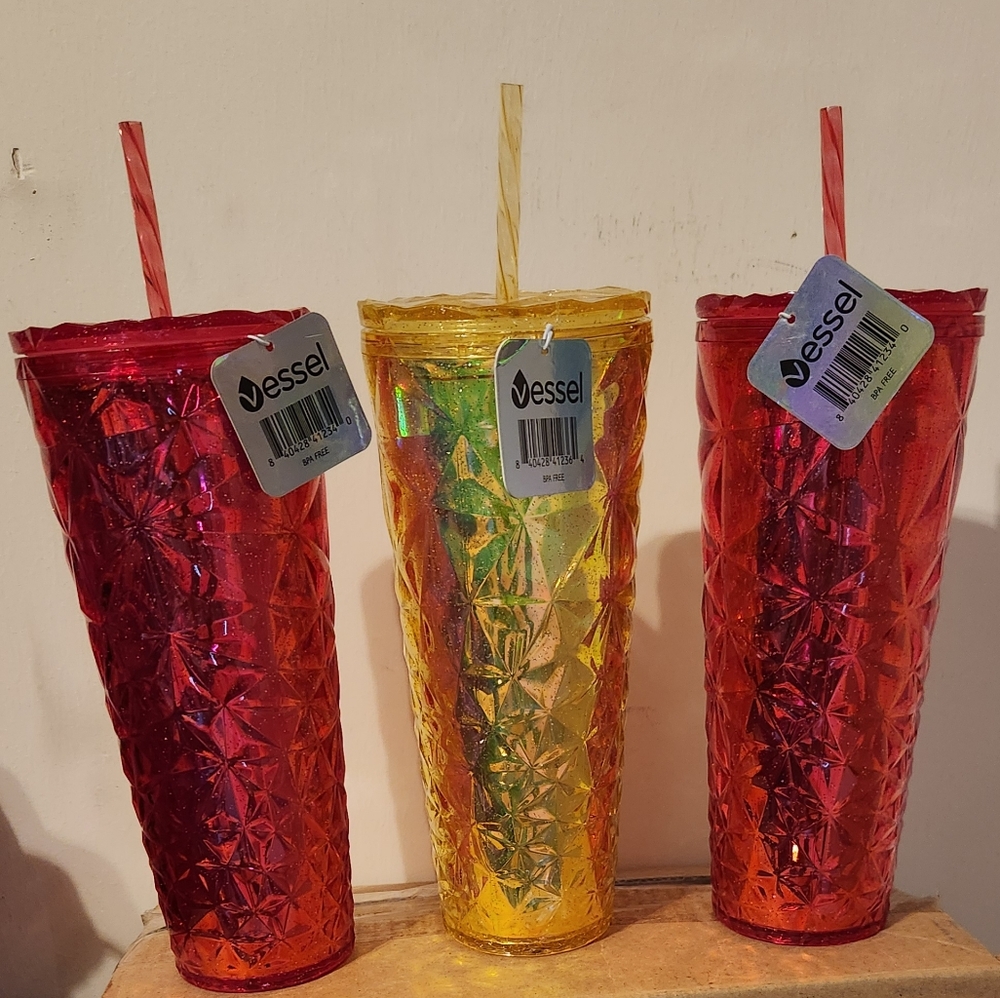 3 Vessel Tumblers. 26 Fluid Ounces